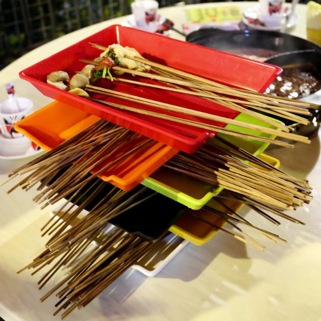 工厂直销  串串香火锅店自助餐具密胺长方形烤串盘子选菜串串盘批发详情3