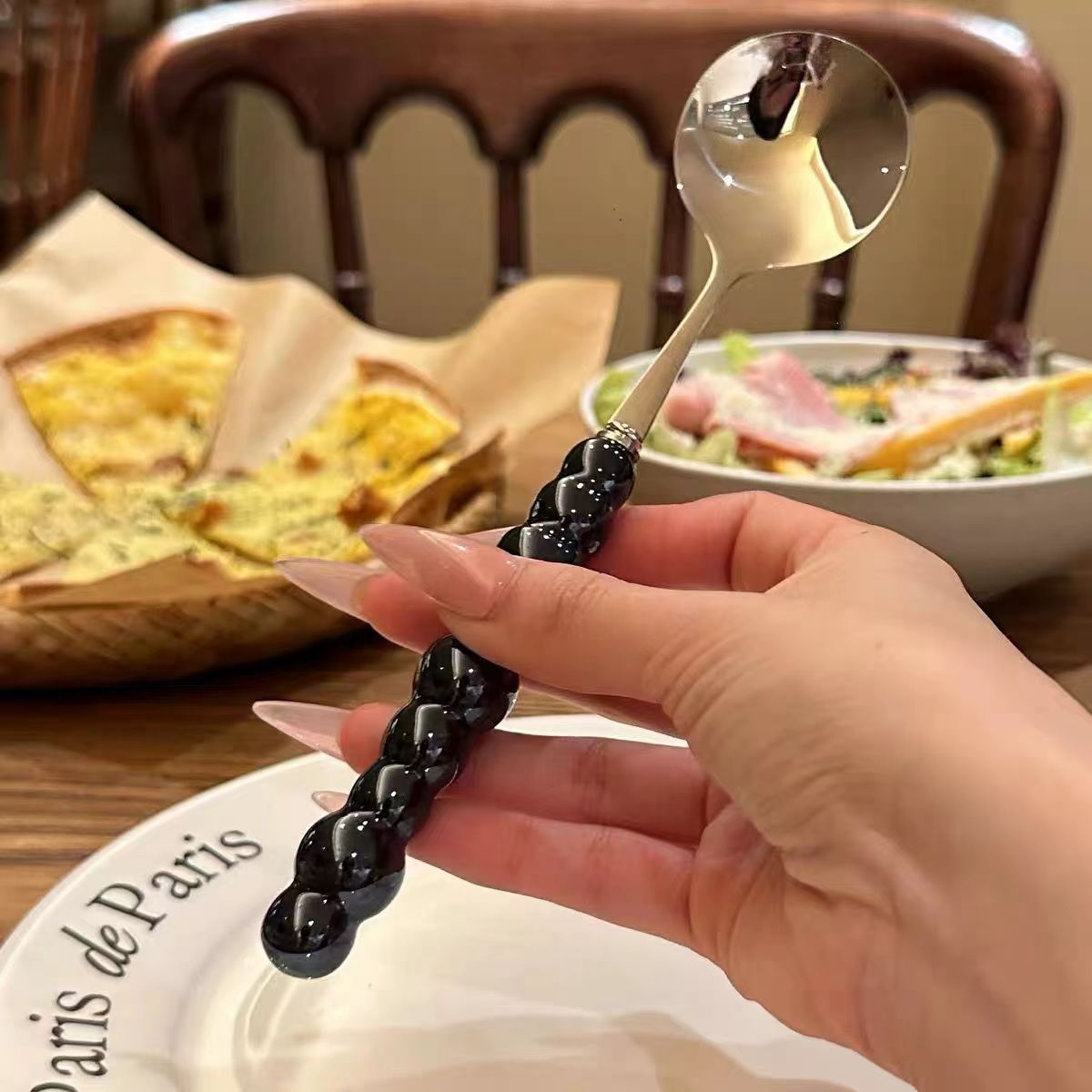 四色珍珠不锈钢勺子陶瓷手柄家用西餐餐勺高颜值少女心圆勺调羹详情3