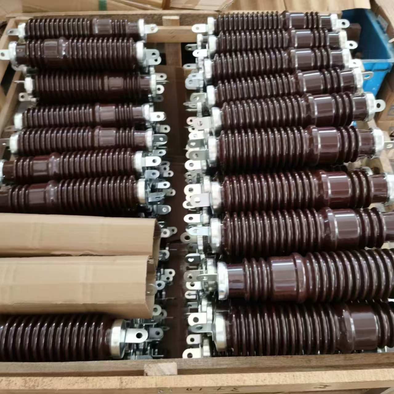 12kv陶瓷避雷器，自产自销，量大了可以谈详情1