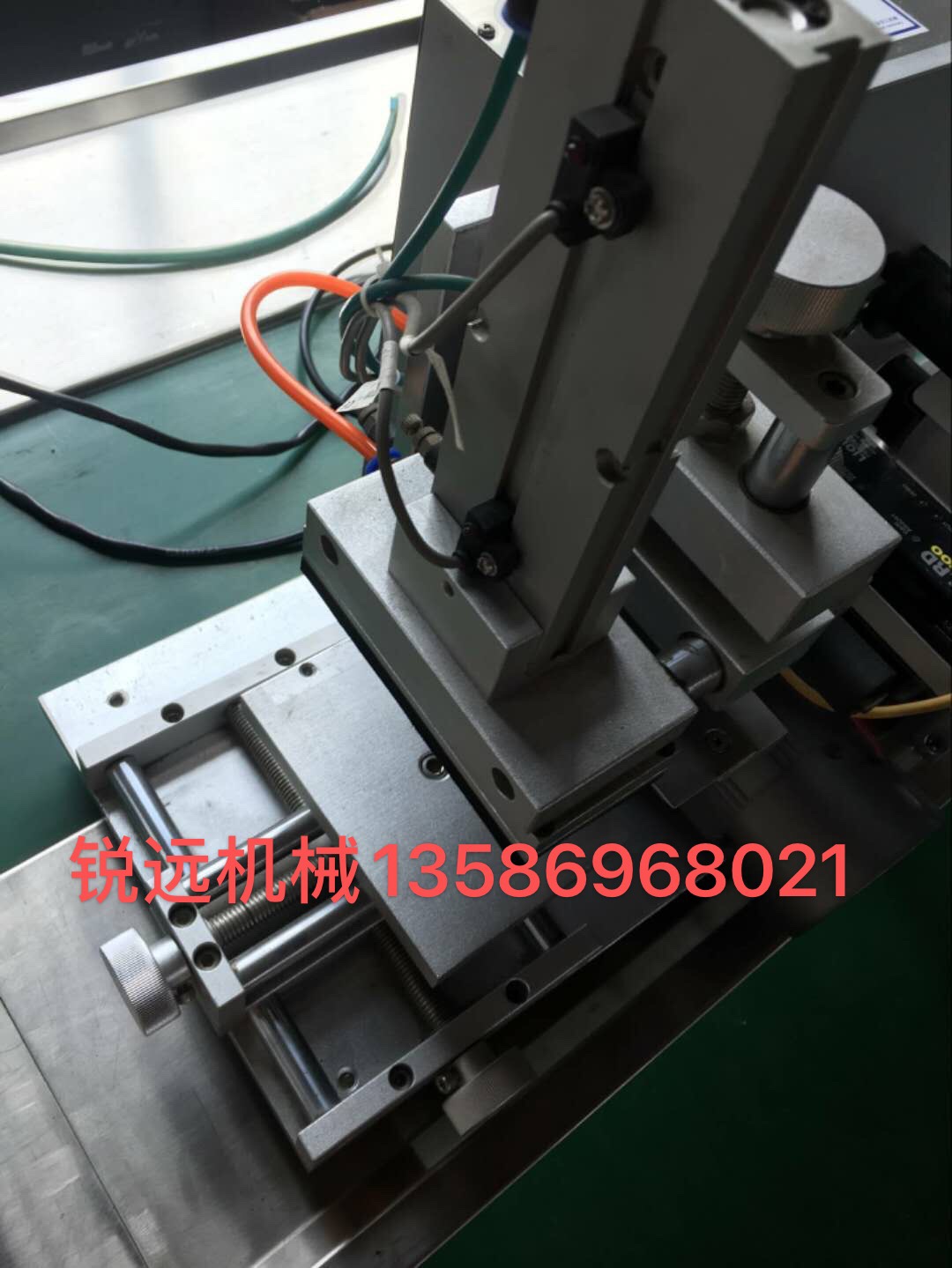 半自动平面贴标机锐远机械厂家直销诚信经营详情3