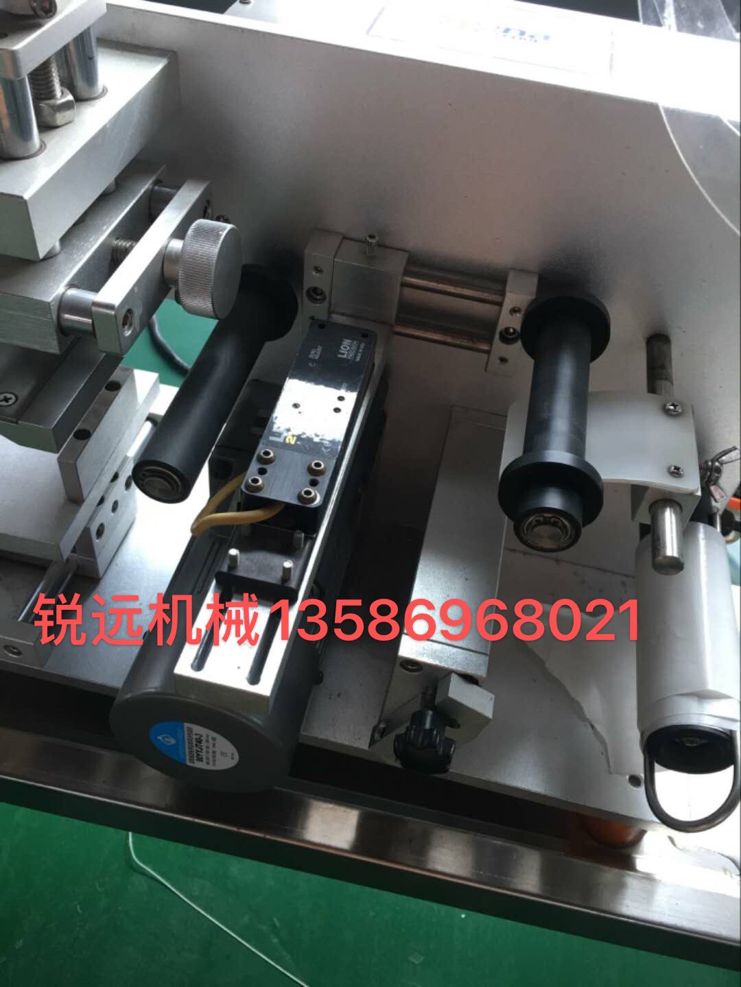 半自动平面贴标机锐远机械厂家直销诚信经营详情7