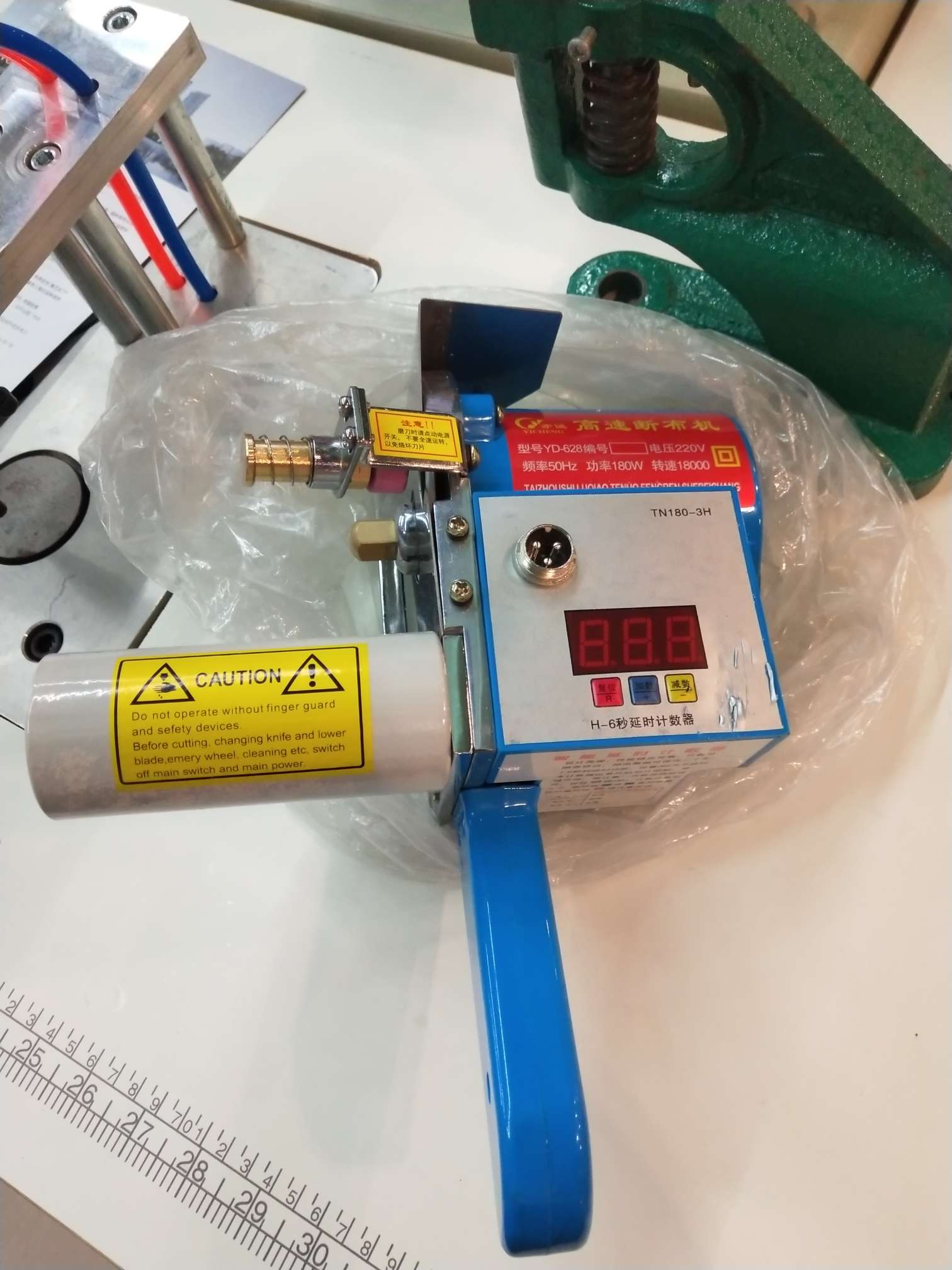 高速延时轨道式断布机 液晶计数裁布机 大功率自动磨刀切布工具详情1