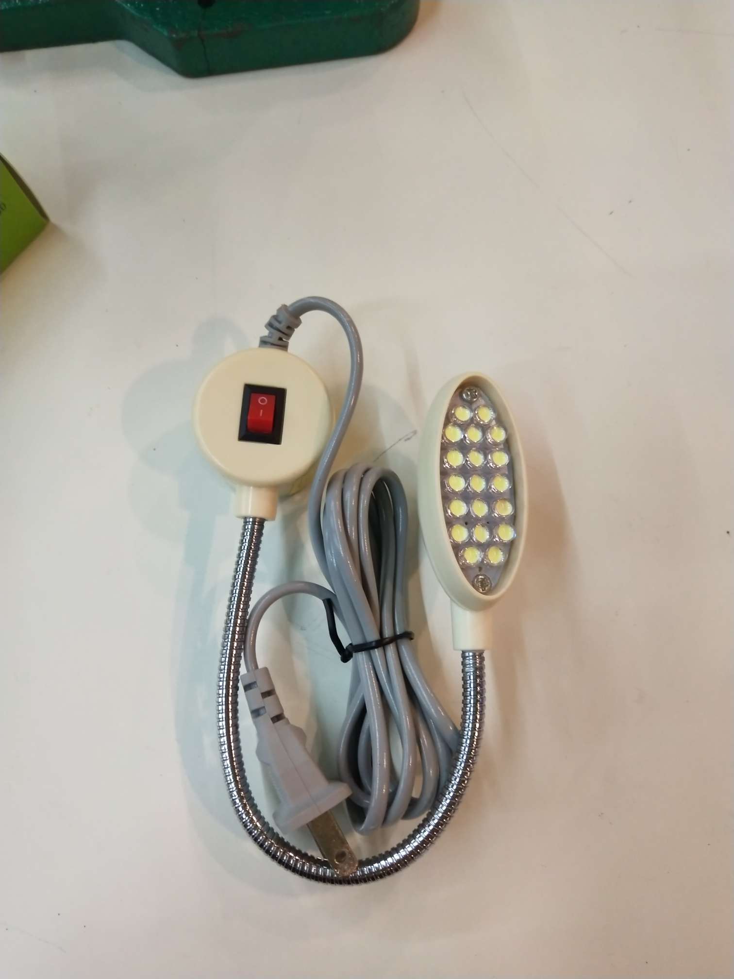 19颗灯缝纫机LED衣车灯 可调节亮度调光 照明工作灯带磁铁平车灯详情1