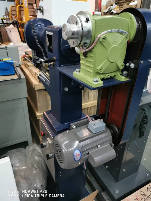 FD-TJ40纸盒贴角机详情1