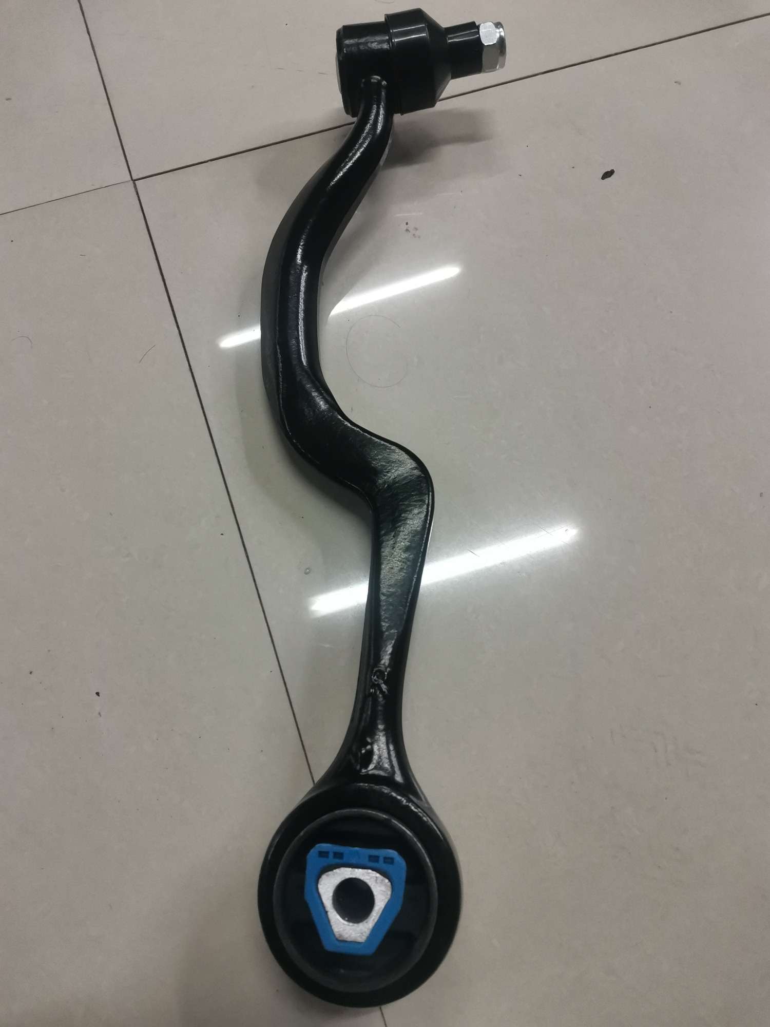下摆臂 详情1