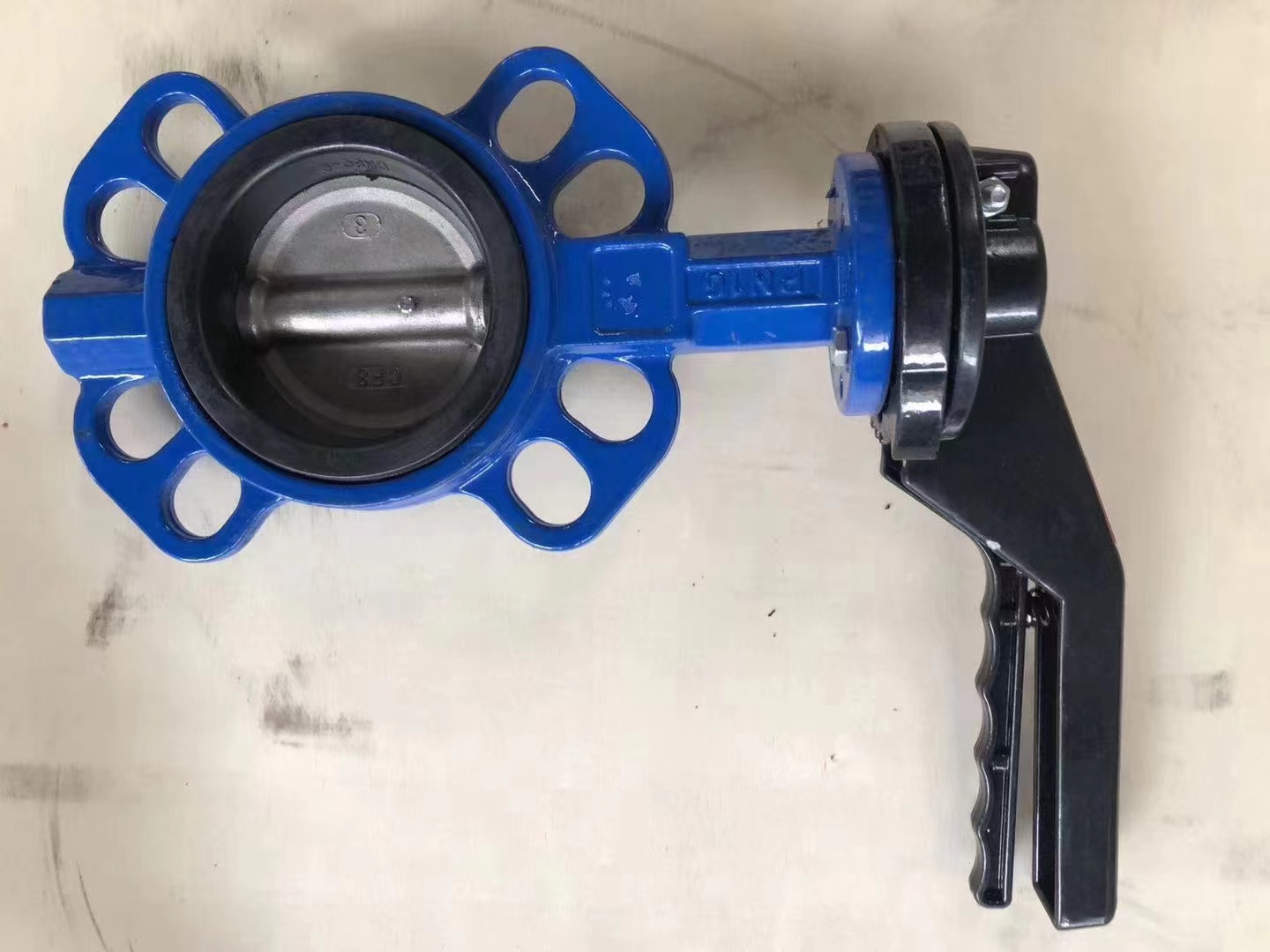 厂家直销出口球墨铸铁蝶阀小体手柄蝶阀涡轮挂胶胶套烤漆阀门DN50DN80PN16铝手柄止回阀不锈钢蝶阀详情4