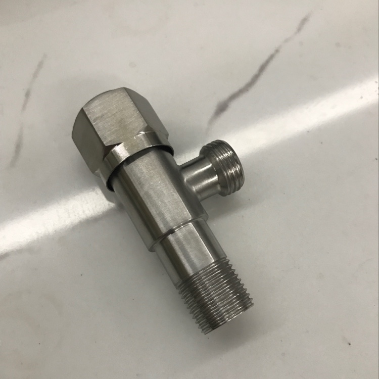 高端不锈钢三角阀详情1