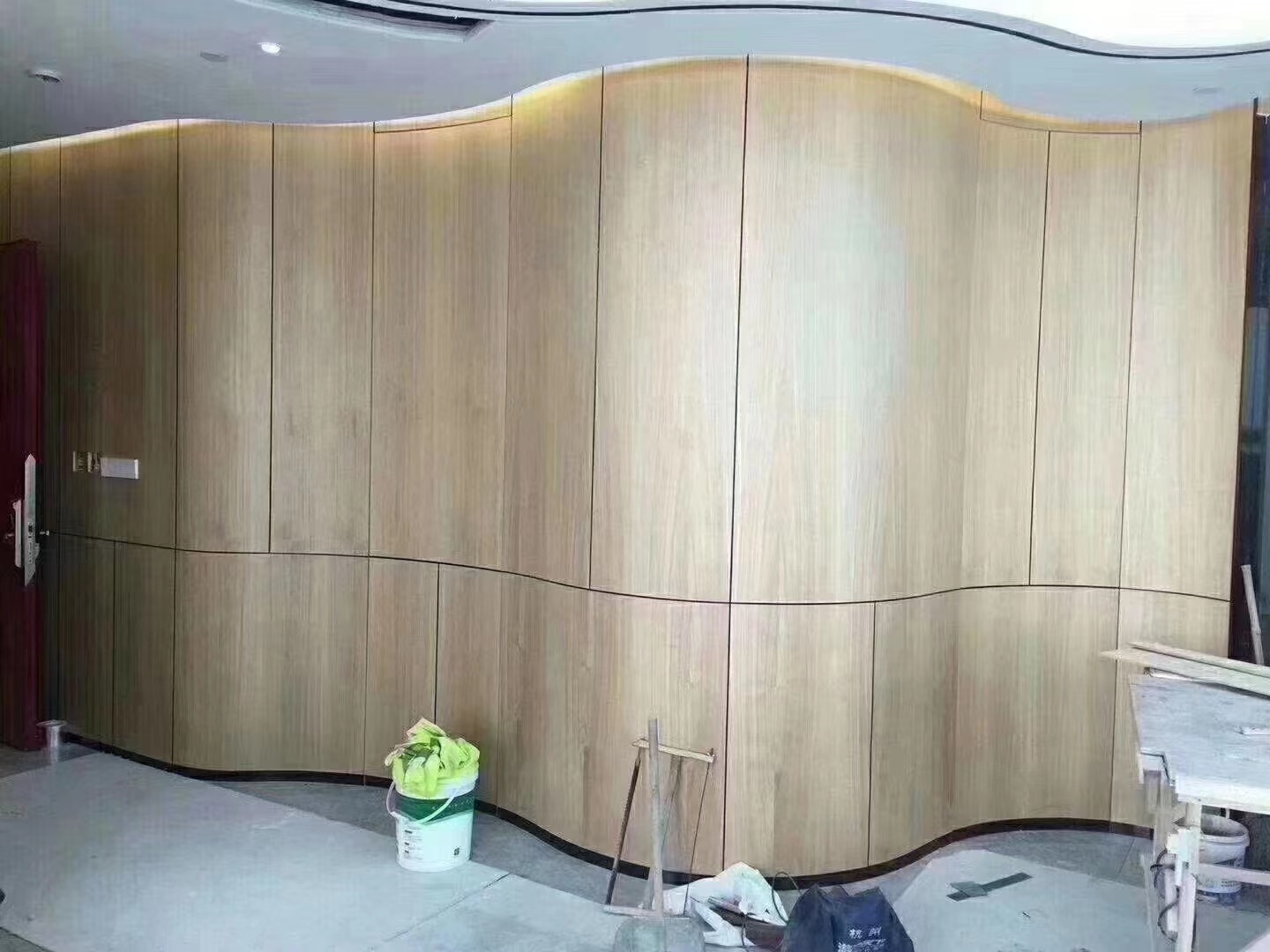 桐木巴果木弯曲板异形造型多层板折板弯板胶合板弧形圆形装饰板详情14