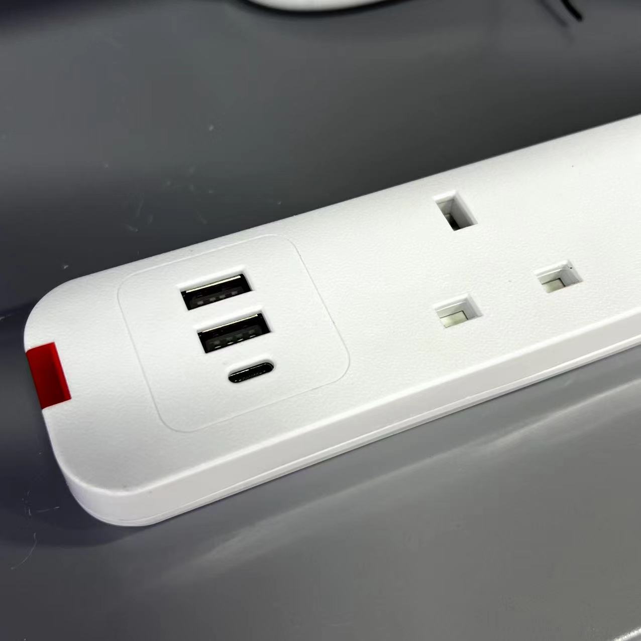 热卖白色13A 3-6插座电源国王英国标准加长插座带灯带usb 四插详情2