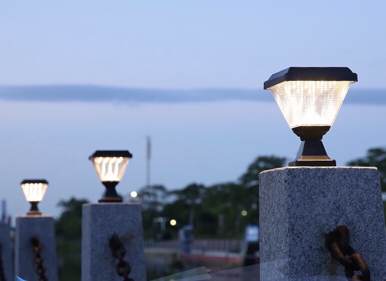 太阳能庭院围墙灯详情2
