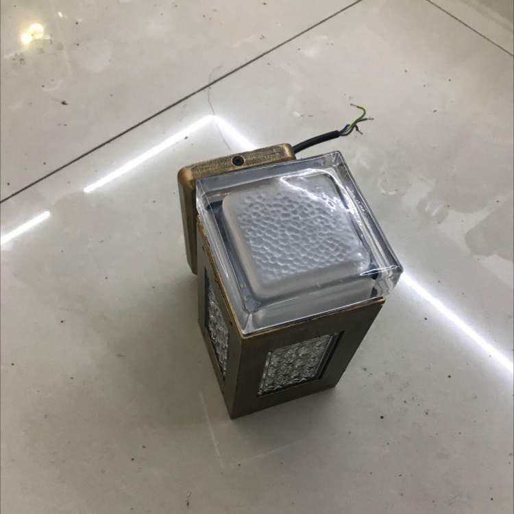 QYW/111。壁灯详情1