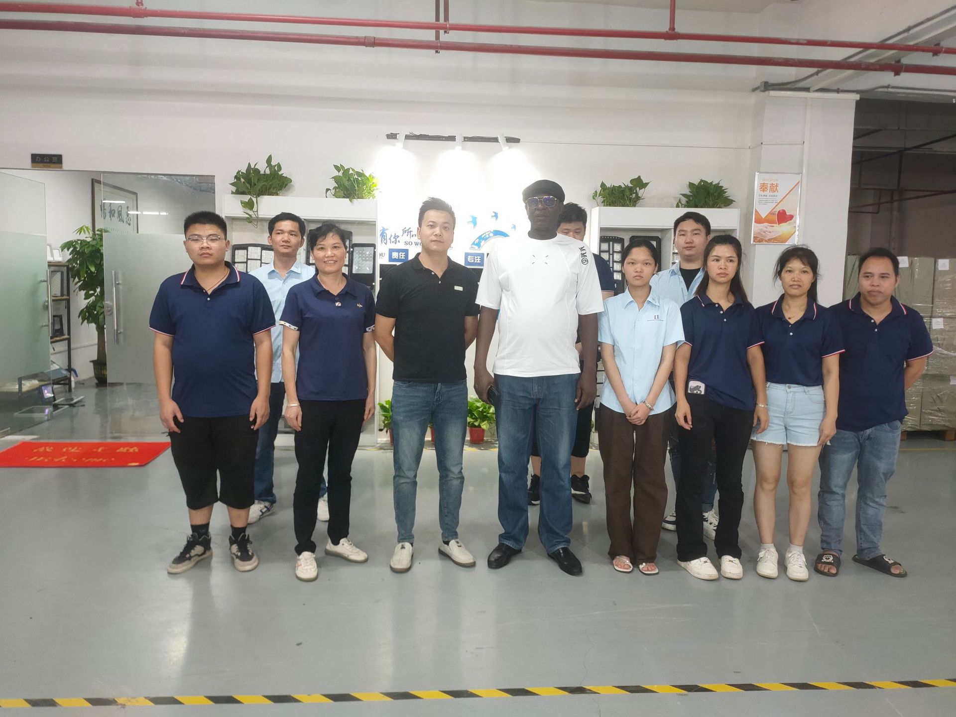 新款太阳能灯室外家用照明灯LED防水花园壁灯太阳能户外灯庭院灯详情3