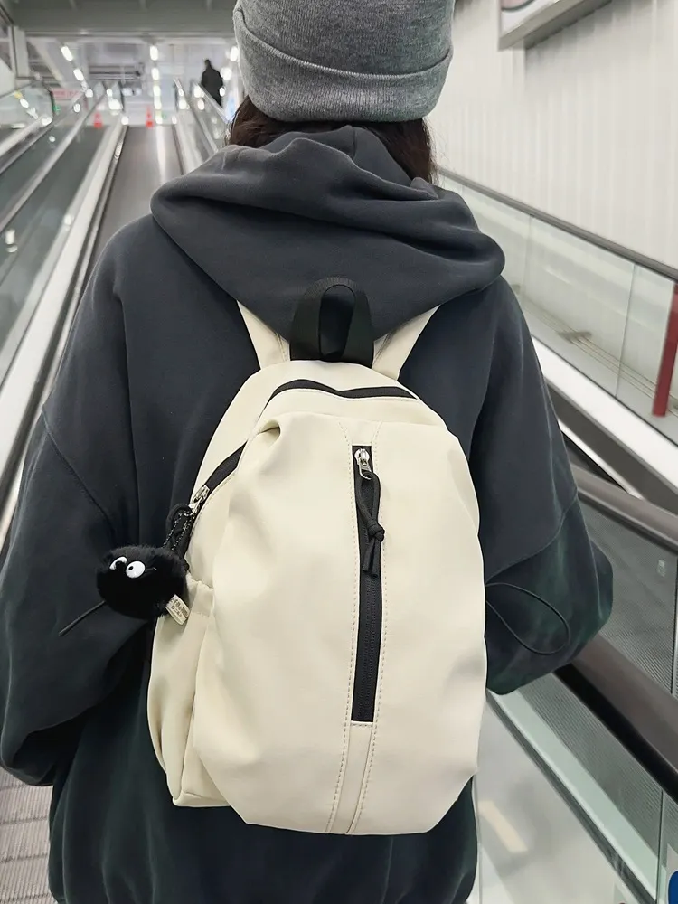 休闲轻便小背包女双肩包男轻量化徒步登山包高中生外出旅游书包主图 1