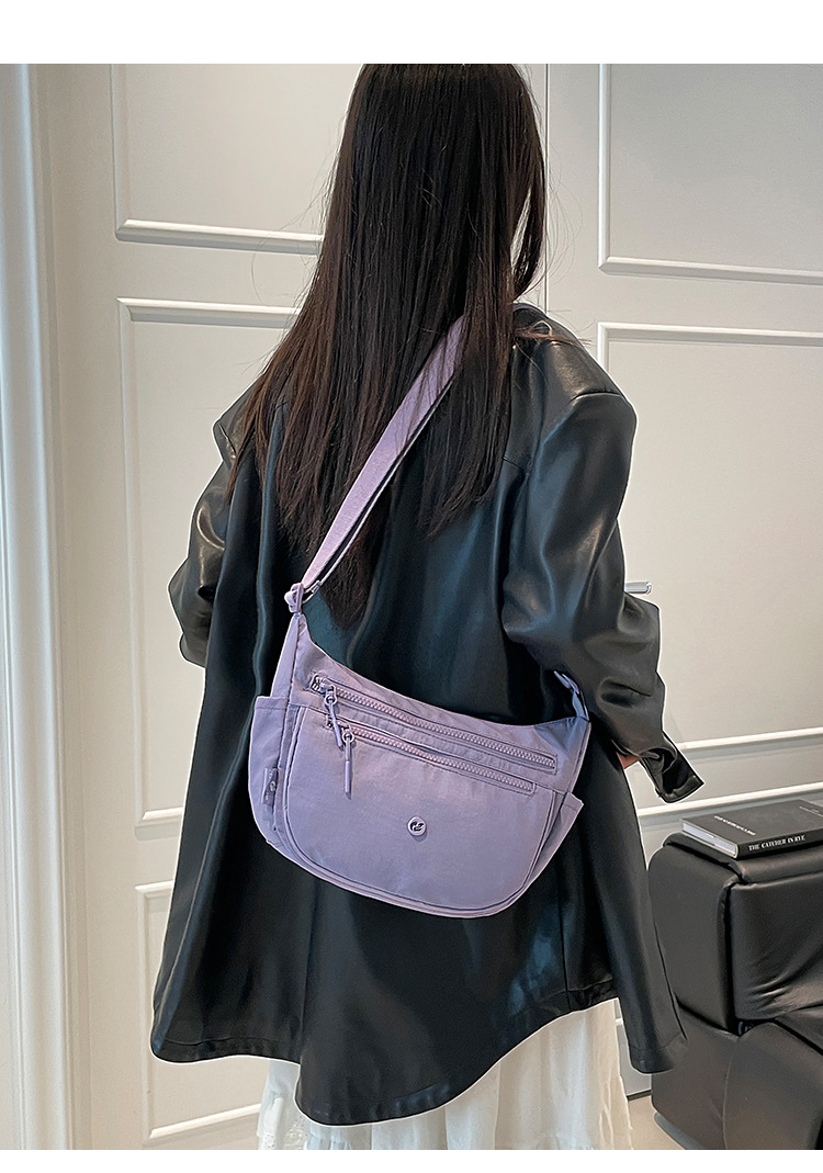 Colorful Fox休闲尼龙斜跨包女轻便多隔层大容量防泼水单肩通勤包详情图18