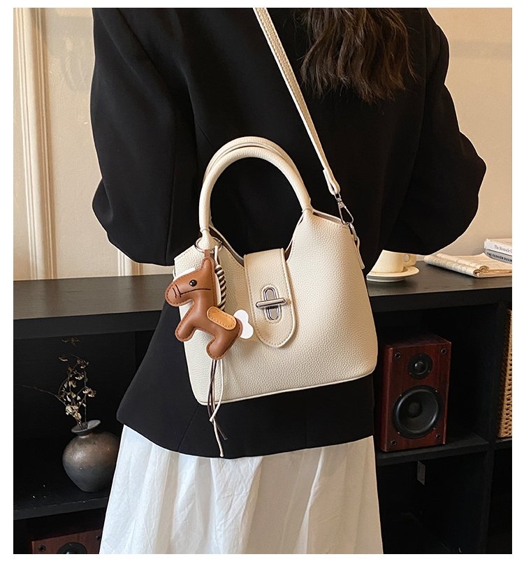 高级感通勤水桶包包女款2026新款潮春季小众超火手拎包单肩斜详情图1