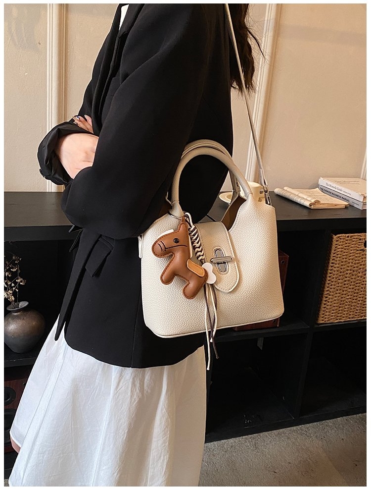 高级感通勤水桶包包女款2026新款潮春季小众超火手拎包单肩斜详情图14