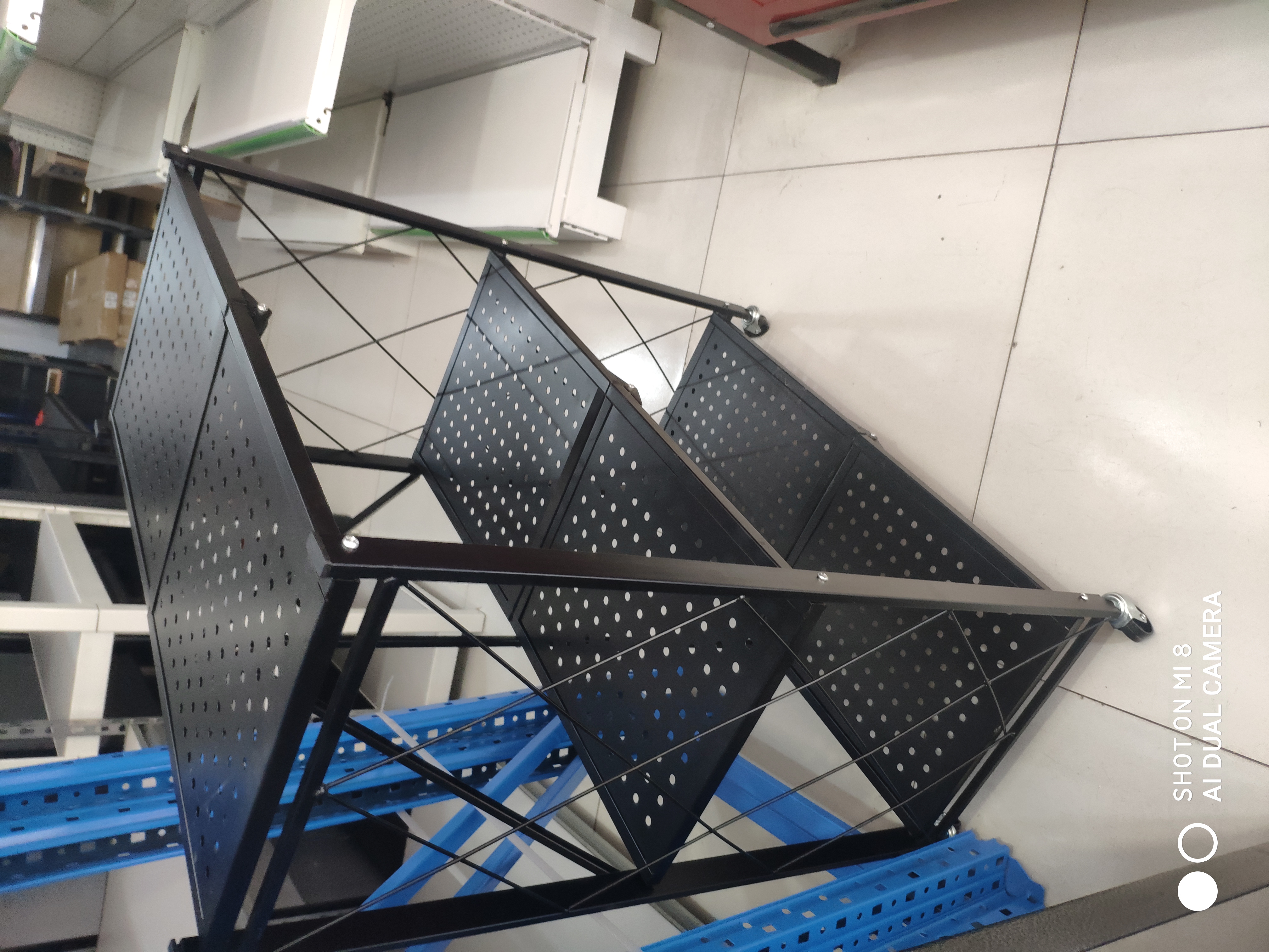 四层金属货架 白色多用途储物架 商品展示架