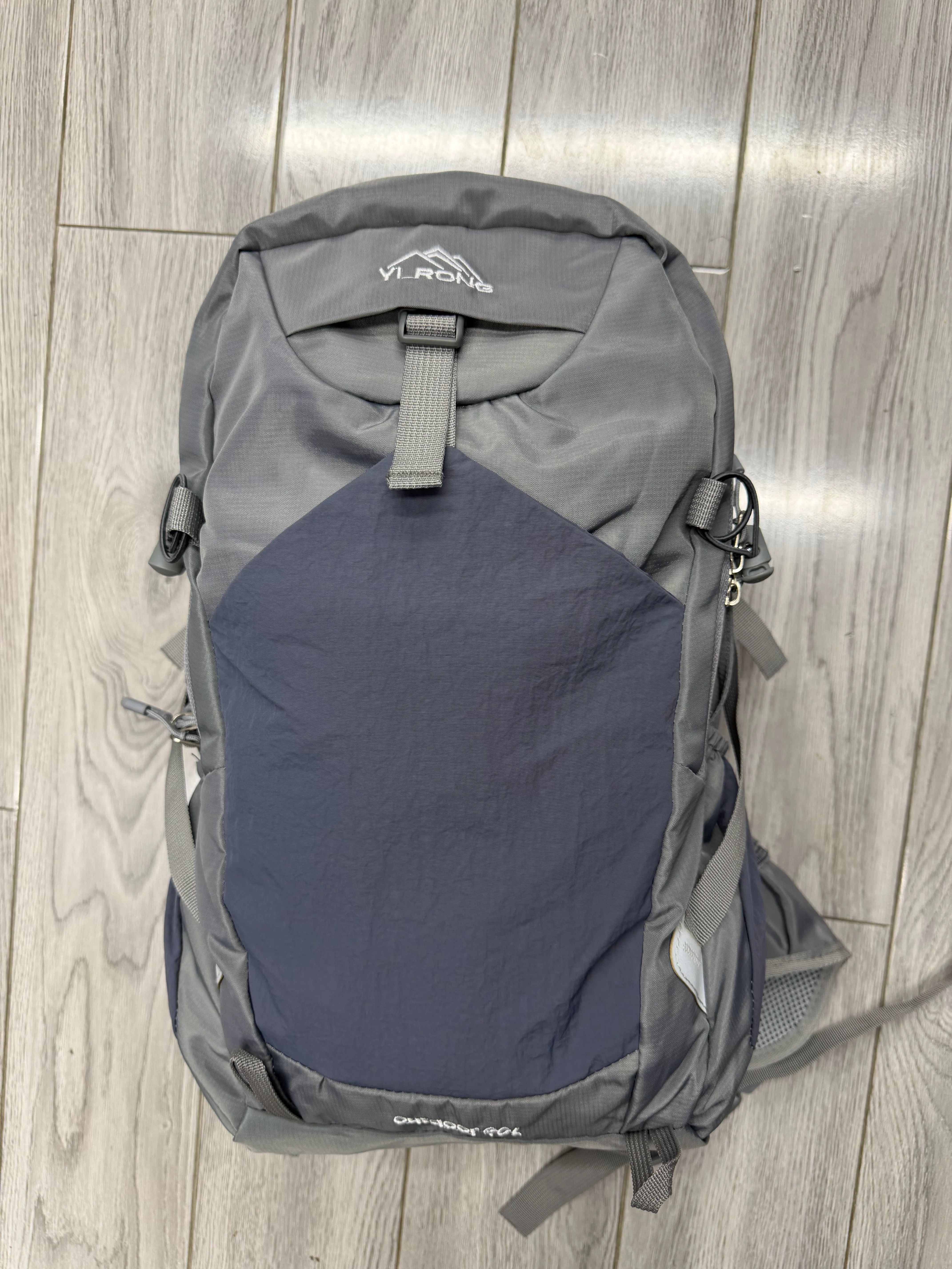 VILRON 户外登山包 40L 容量 耐磨防水款主图 1